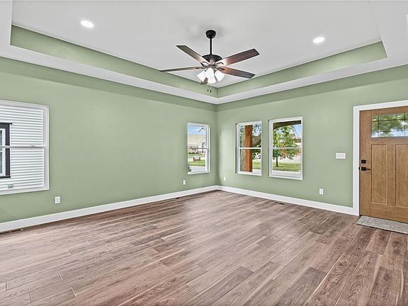 5th image of 314 W 4th St