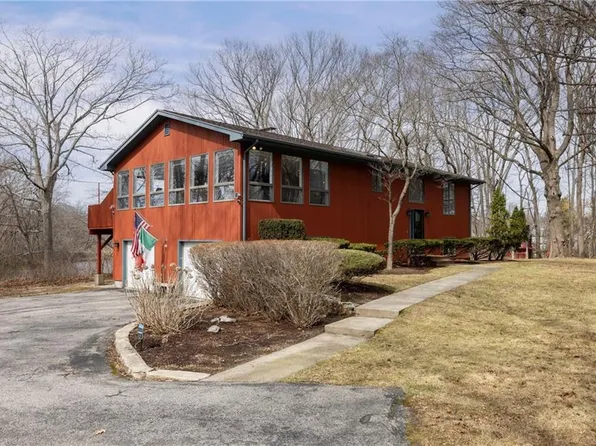 33 Oak St, North Providence, RI 02911