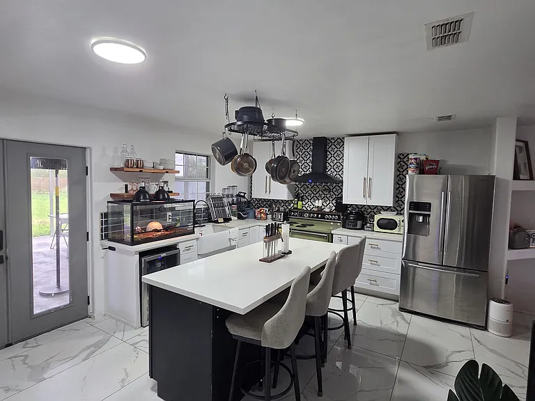 502 Chapote Ave — Photo 12
