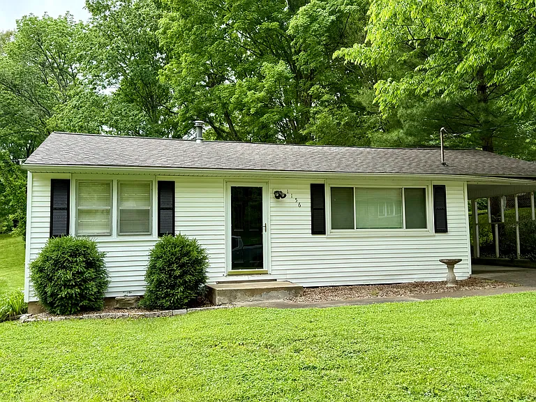 1156 Royal Dr — Photo 1