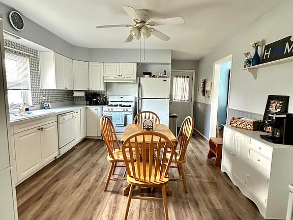 5th image of 15 Wright Ct