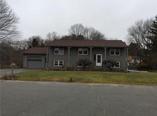 1 Breezy Lake Dr, Coventry, RI 02816
