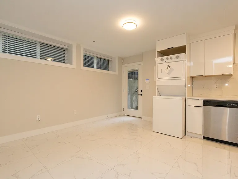 3668 Yale St — Photo 9