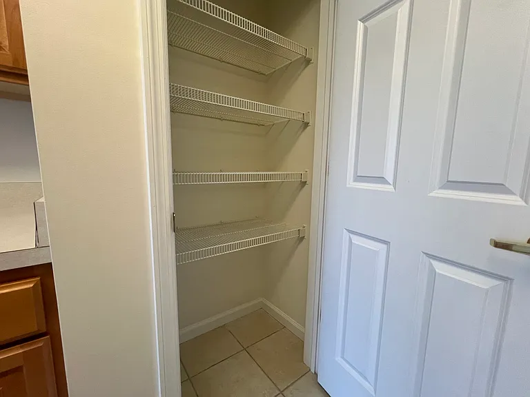 942 Oakwood Ave — Photo 11