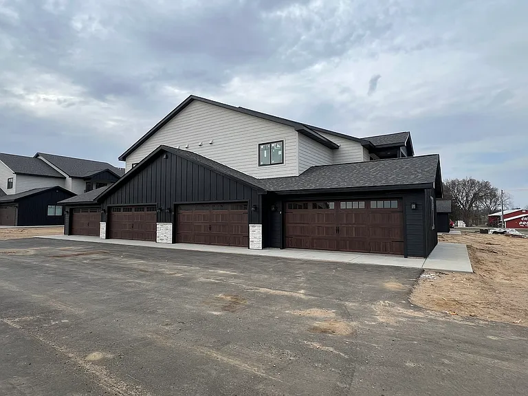 4811 Woodland Park Dr — Photo 14