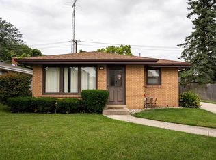 37 Virginia St, Racine, WI 53405