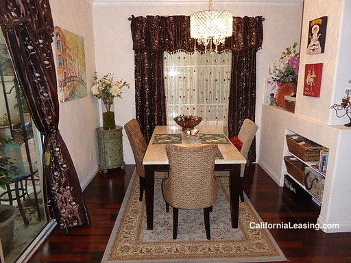 3rd image of 27945 Crown Court Cir