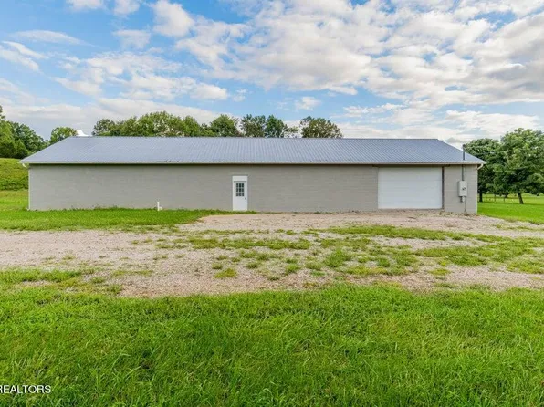 1990 Tater Valley Rd, Washburn, TN 37888
