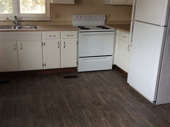 2nd image of 912 Welbourne St