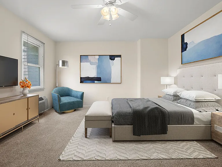 4_Queen_Bedroom_final_klsyg5