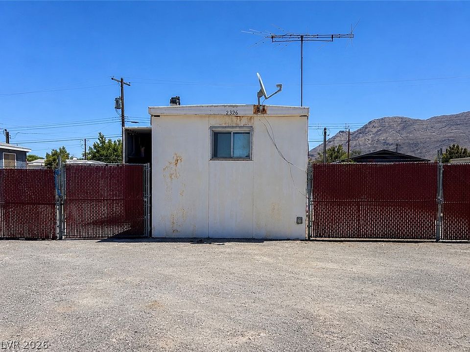 2nd image of 2326 Glenwood Ln