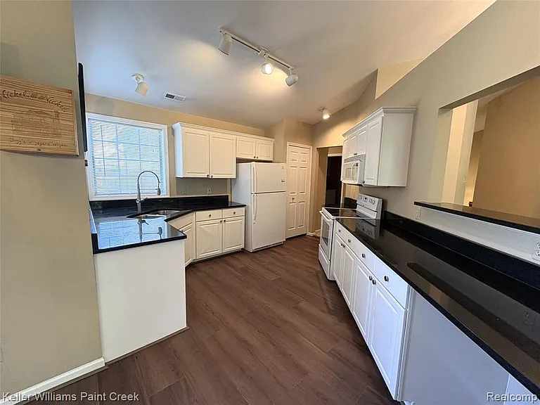 506 Newburne Pointe — Photo 14