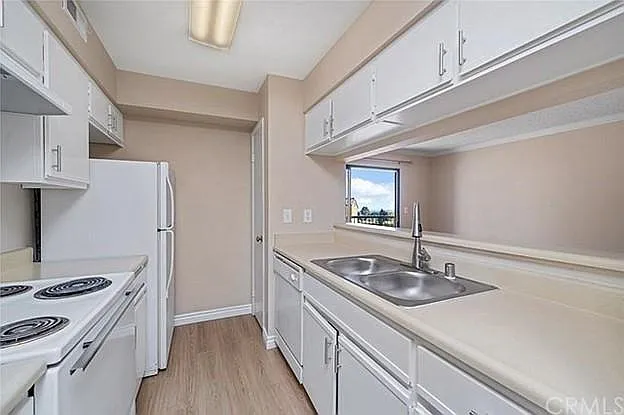 1 bed, 728 sqft, $2,150 — Photo 4
