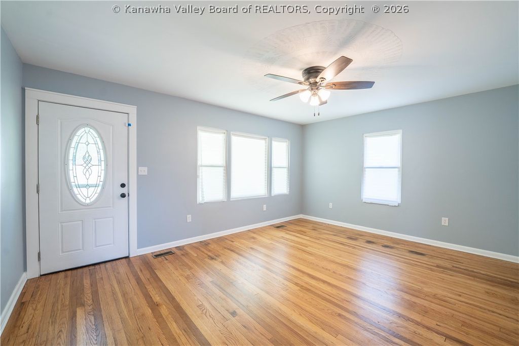 302 Winfield Rd, Saint Albans, WV - View 5