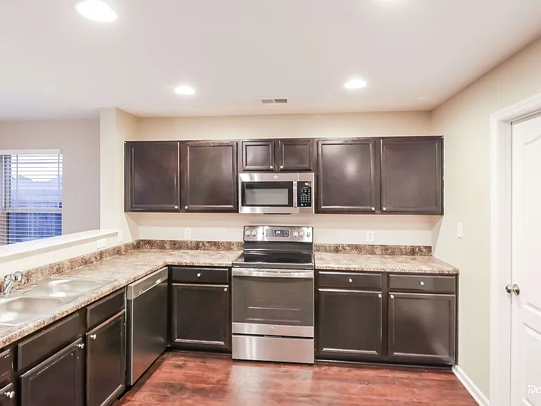 112 Pitts Griffin Dr — Photo 4