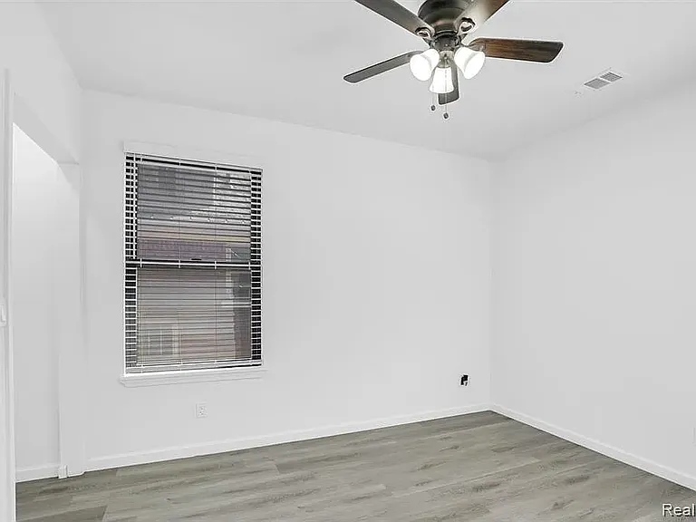 2639 Monterey St — Photo 13