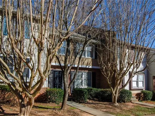 1066 Wedgewood Ln, Tucker, GA 30084