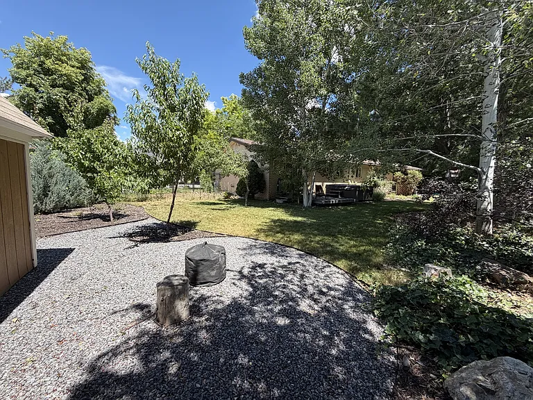 2480 Eastbourne Dr — Photo 7