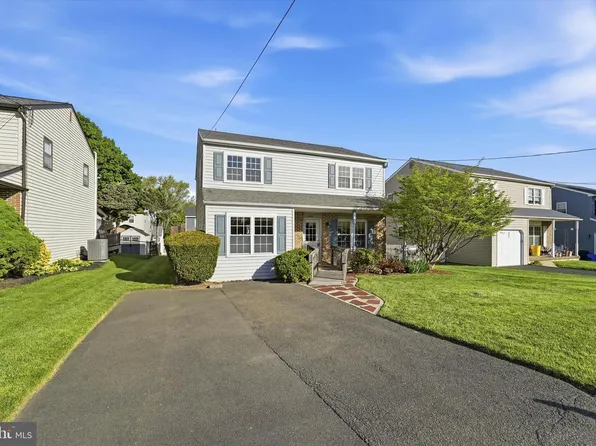 305 Roesch Ave, Oreland, PA 19075