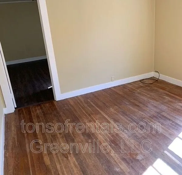 205 Curry St — Photo 7
