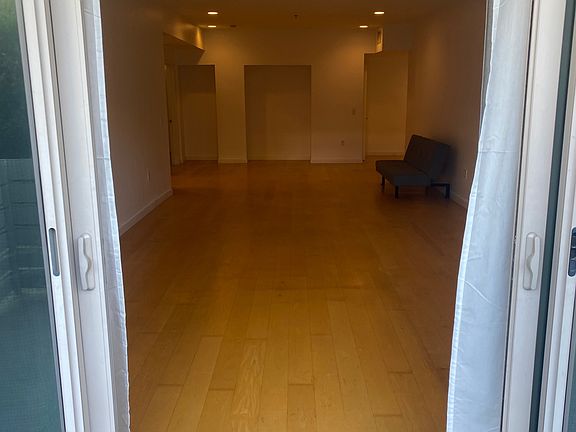5th image of 5016 Bakman Ave Unit 111