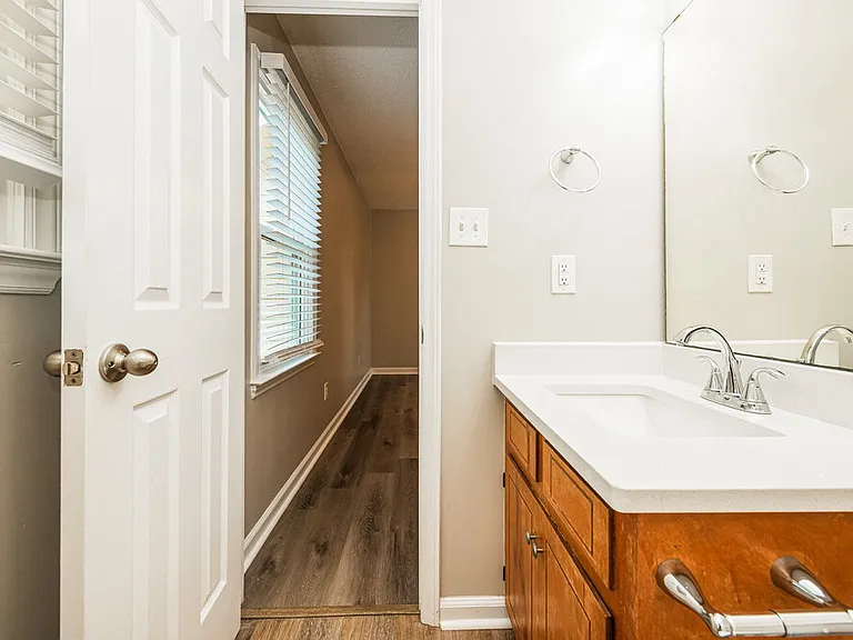 808 Hepplewhite Ct — Photo 10