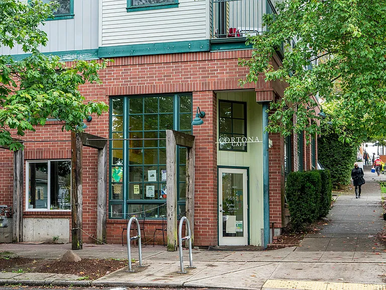 2522 E Pike St — Photo 21