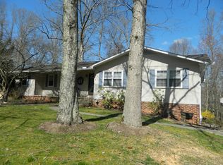 150 Newport Dr, Oak Ridge, TN 37830
