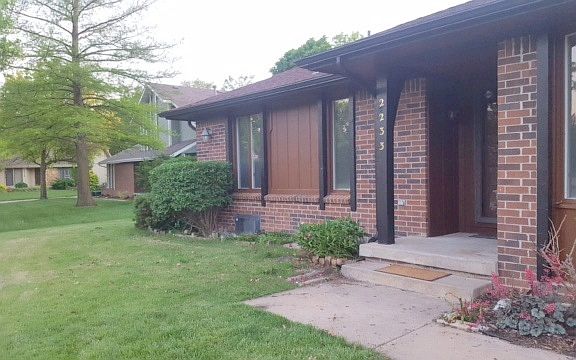 4th image of 2233 N Bromfield Cir