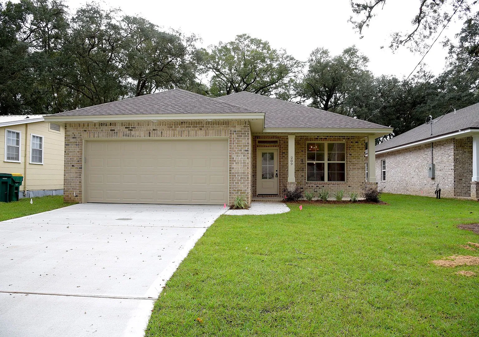 4 Bedroom in the Heart of Niceville! — Photo 1