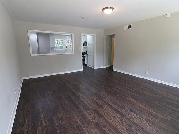 4th image of 6907 Kingsway Dr