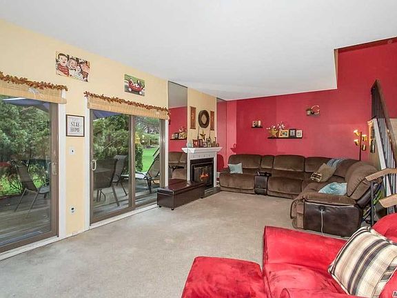 4th image of 53 Southgate Cir