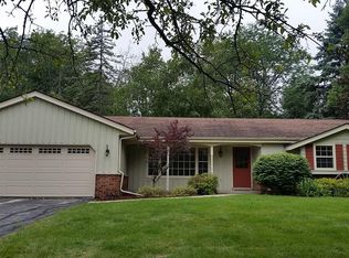 1569 Crestview Dr, Grafton, WI 53024