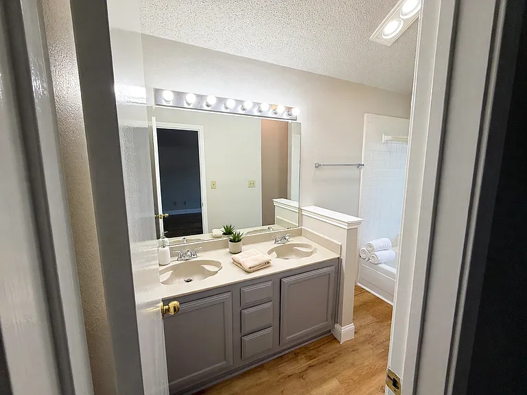 720 Crescent Dr — Photo 13