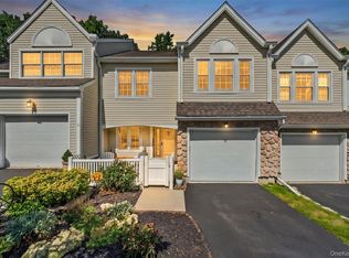 6 N Cambridge Ct, Fishkill, NY 12524
