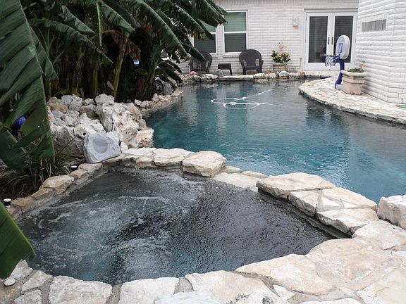 5th image of 207 Doral Dr