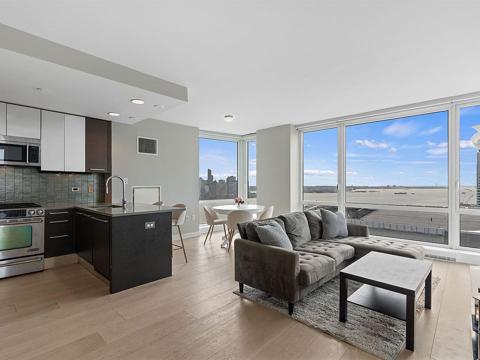 1st image of 2 2nd St APT 3606