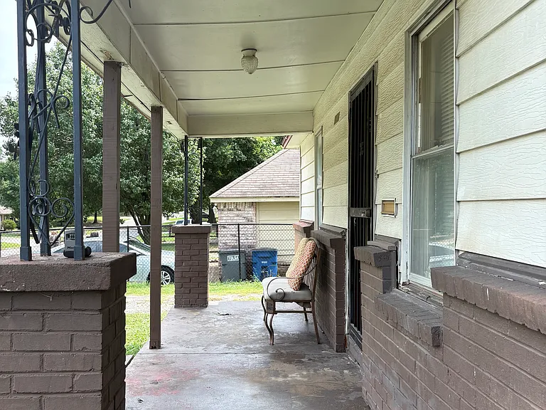 2134 N Norfolk Ave — Photo 23