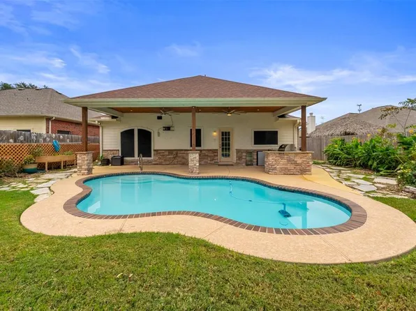 1206 Chase Park Dr, Bacliff, TX 77518