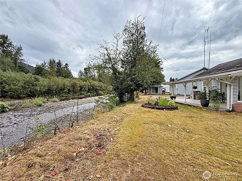4th image of 135 River Way