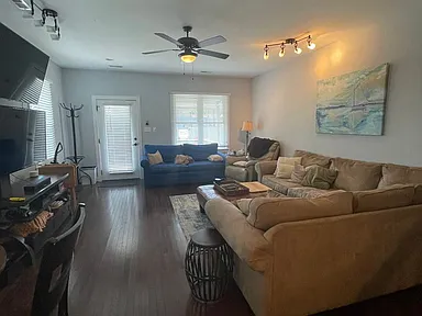 2216 1/2 Perry - Virtual Tour