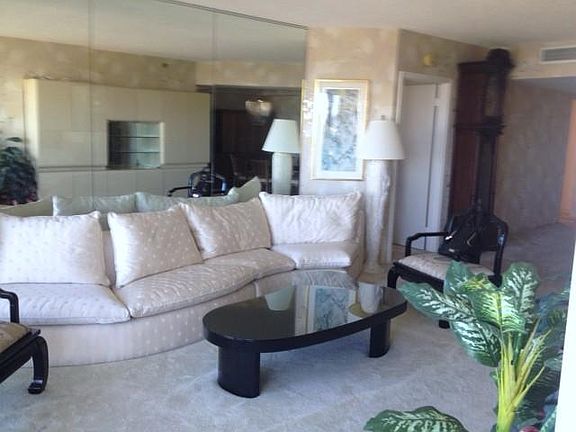 5th image of 3598 Yacht Club Dr APT 1701