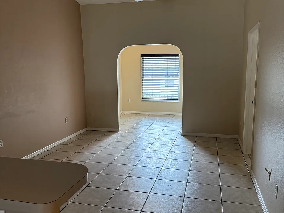 7479 Pond Cir
