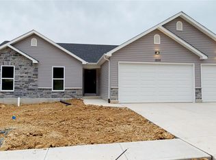 1045 Savanna Place Dr, Festus, MO 63028