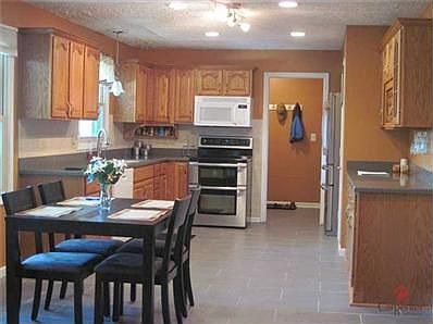 5th image of 2332 Woodland Trce