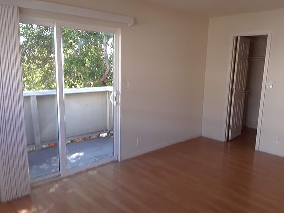 5th image of 1600 Broadway St APT 6
