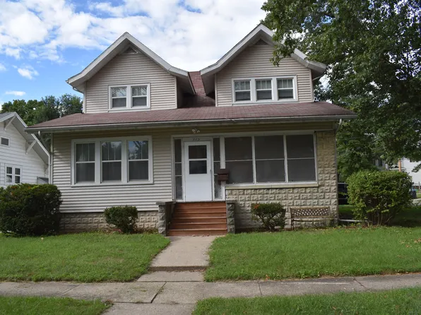 225 E Pierce St, Pontiac, IL 61764