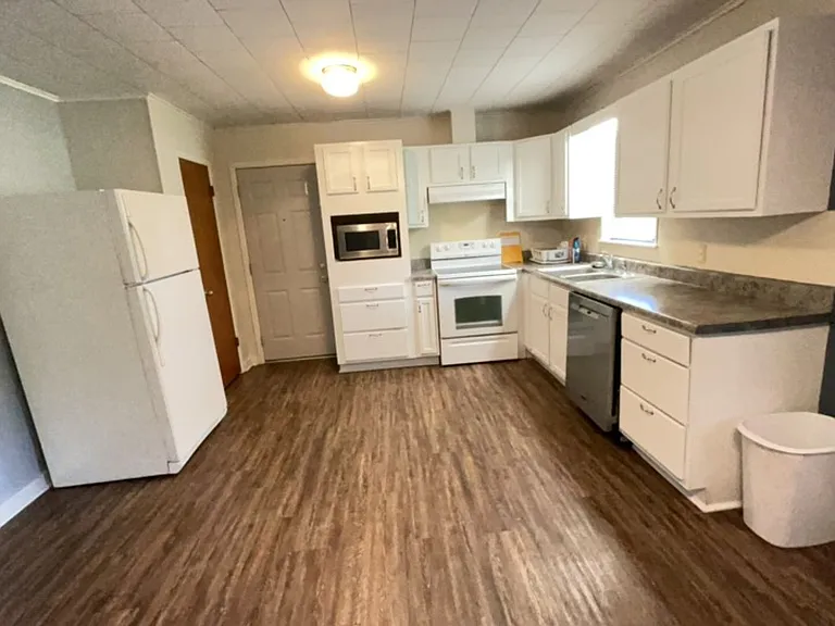 8267 FM 450 N — Photo 4