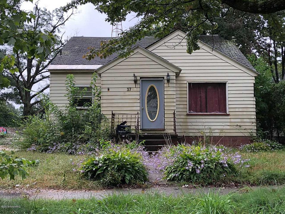 1st image of 37 E Maplewood Ave