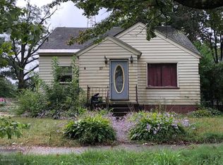 37 E Maplewood Ave, Muskegon Heights, MI
